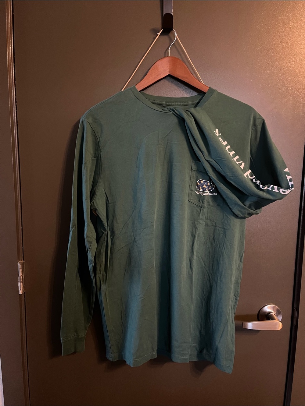 Long Sleeve Pocket T-Shirt in Forest Green. Vineyard Vines brand